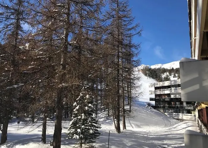 T3 Aux Ecrins Iv, Skis Aux Pieds A Vars